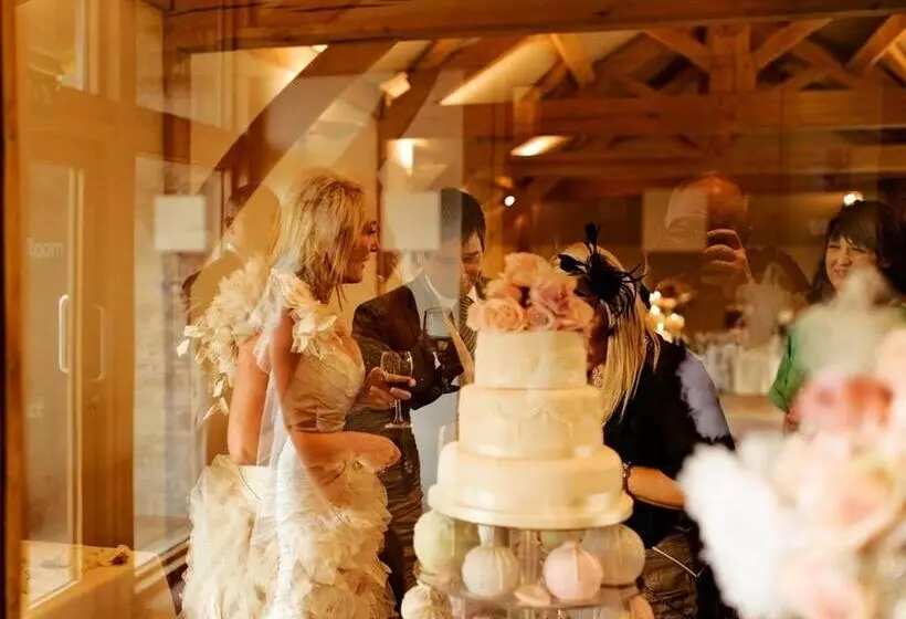 Hotel The White Hart At Lydgate