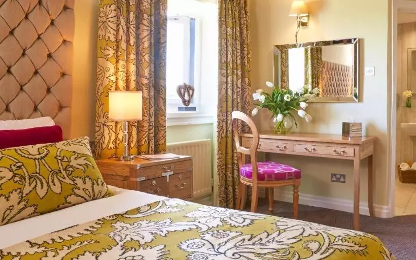 Hotel The White Hart At Lydgate