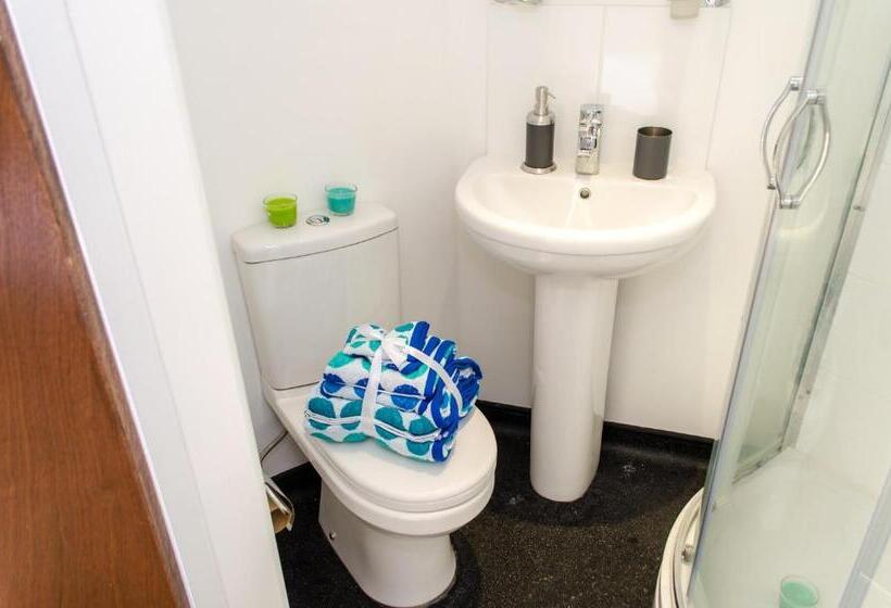 فندق Trivelles Eccles