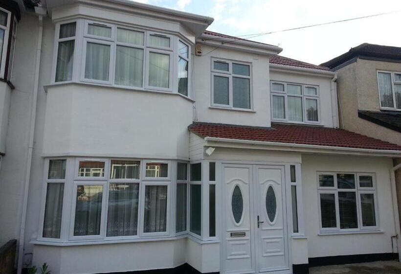 펜션 Apple House Wembley