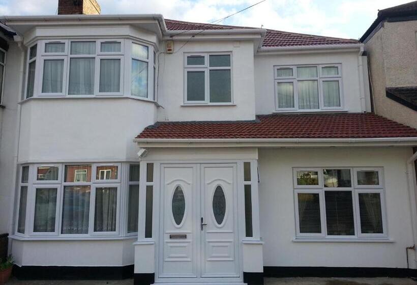 펜션 Apple House Wembley