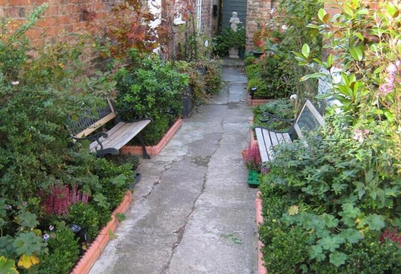 Пансион Beverley Budget Inn