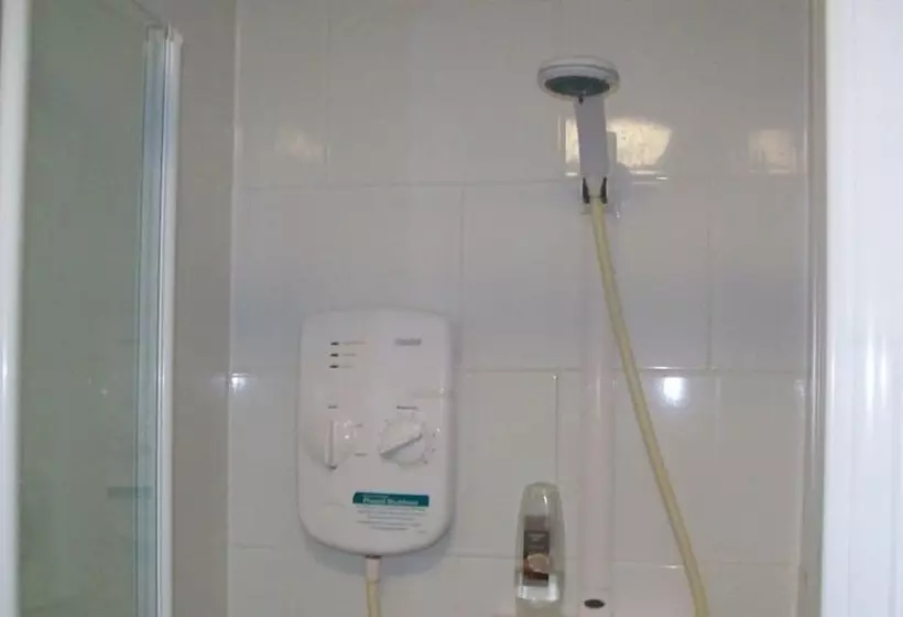 פנסיון Beverley Budget Inn