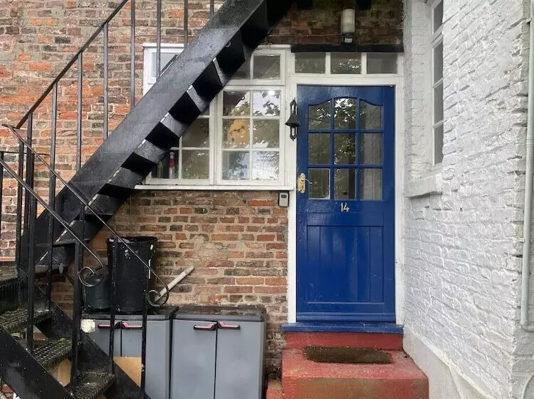 פנסיון Beverley Budget Inn