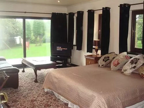 ペンション Foxwood Guest House