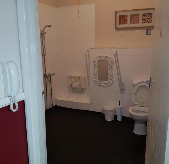 פנסיון Mill Dam Guest House