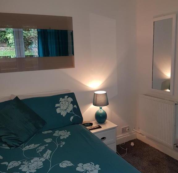 פנסיון Mill Dam Guest House