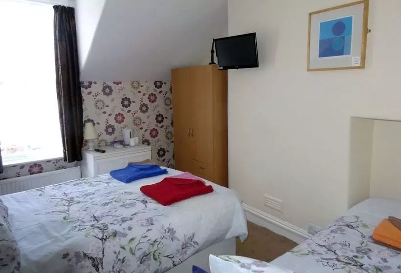 ペンション Sea Dogs Guest House