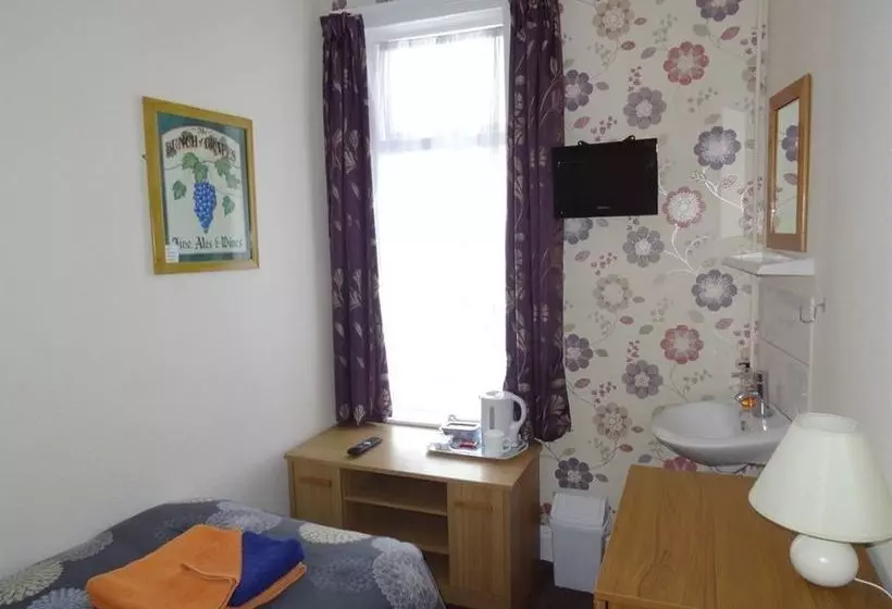 ペンション Sea Dogs Guest House