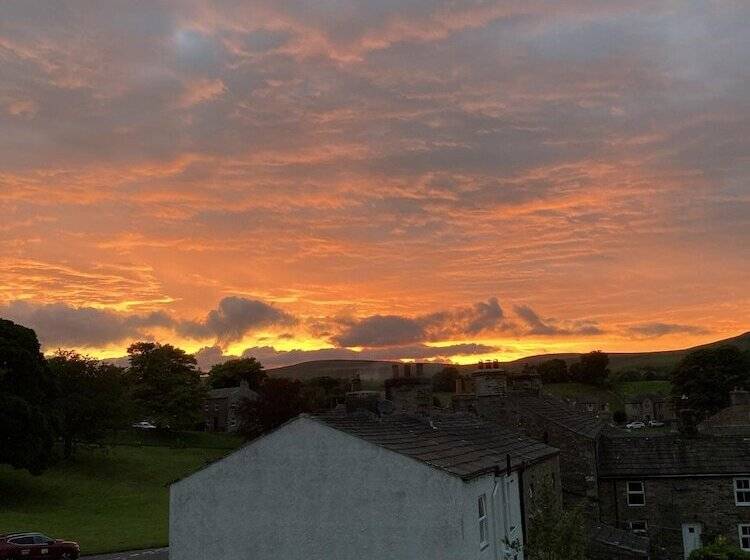 Riverside Bed & Breakfast