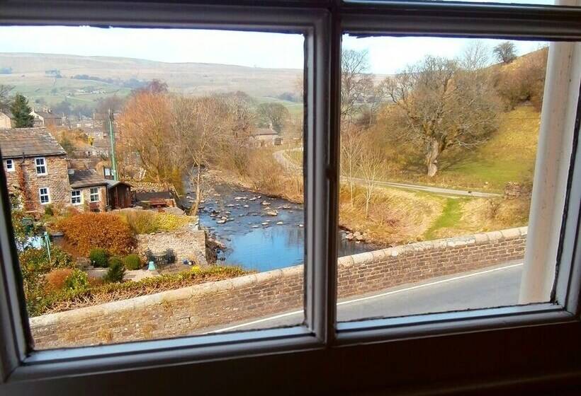 Riverside Bed & Breakfast