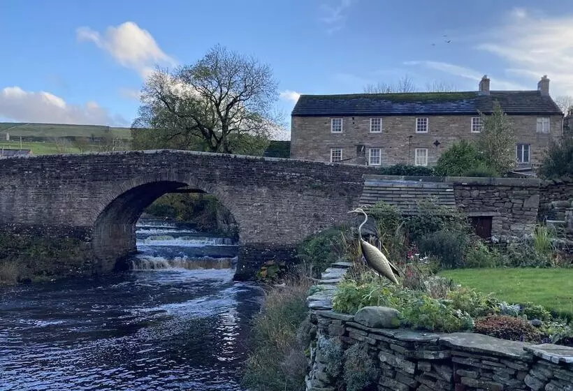 Riverside Bed & Breakfast