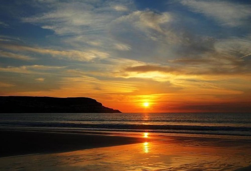 Superb Cintra Beachside Apartments