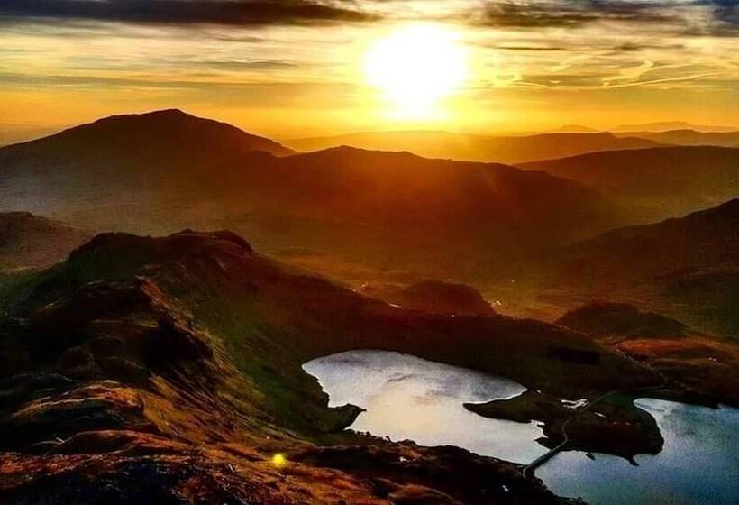 Superb Cintra Beachside Apartments