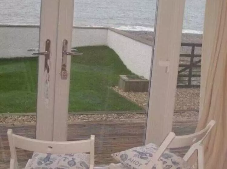 Superb Cintra Beachside Apartments