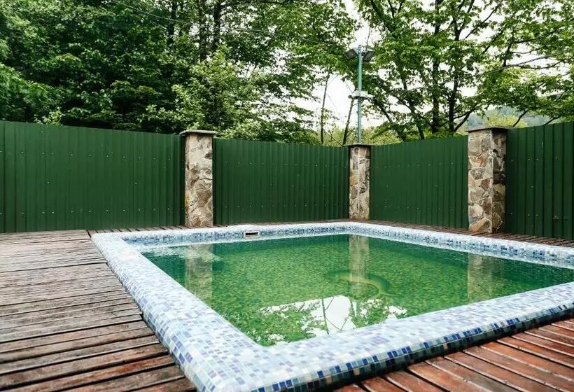 Retkeilymaja Chudodievo In Chynadievo Mini