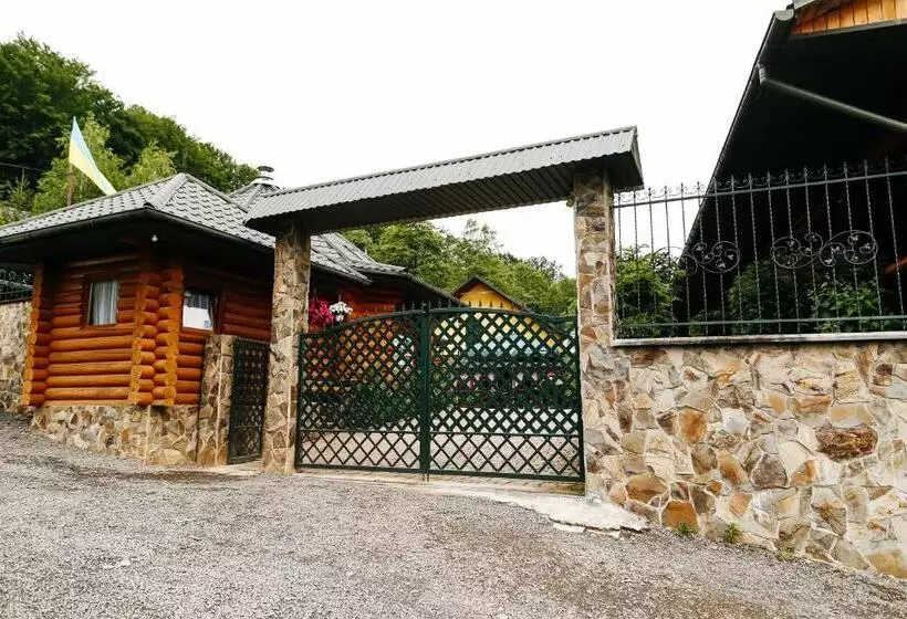 Retkeilymaja Chudodievo In Chynadievo Mini