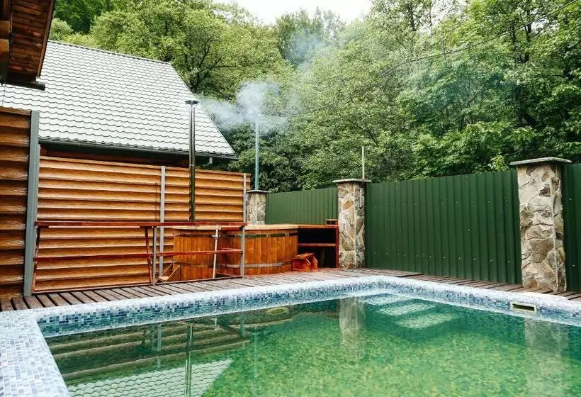 Retkeilymaja Chudodievo In Chynadievo Mini