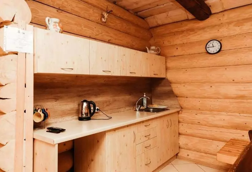 Retkeilymaja Chudodievo In Chynadievo Mini