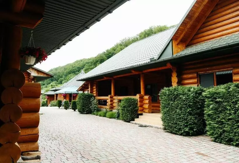 Retkeilymaja Chudodievo In Chynadievo Mini