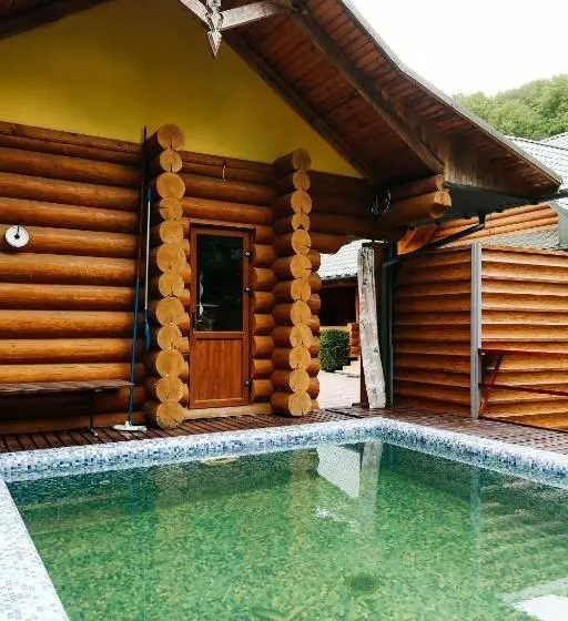 Retkeilymaja Chudodievo In Chynadievo Mini