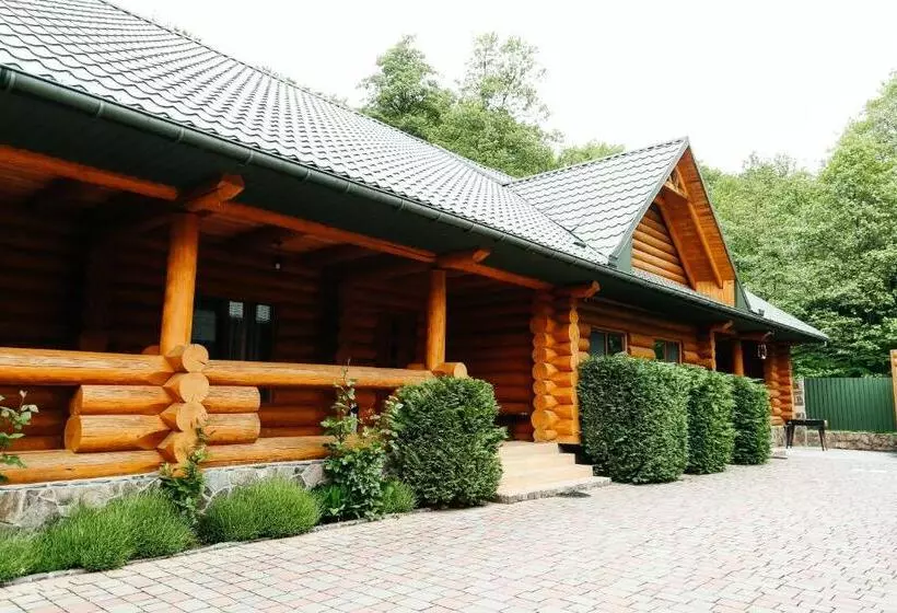 Retkeilymaja Chudodievo In Chynadievo Mini