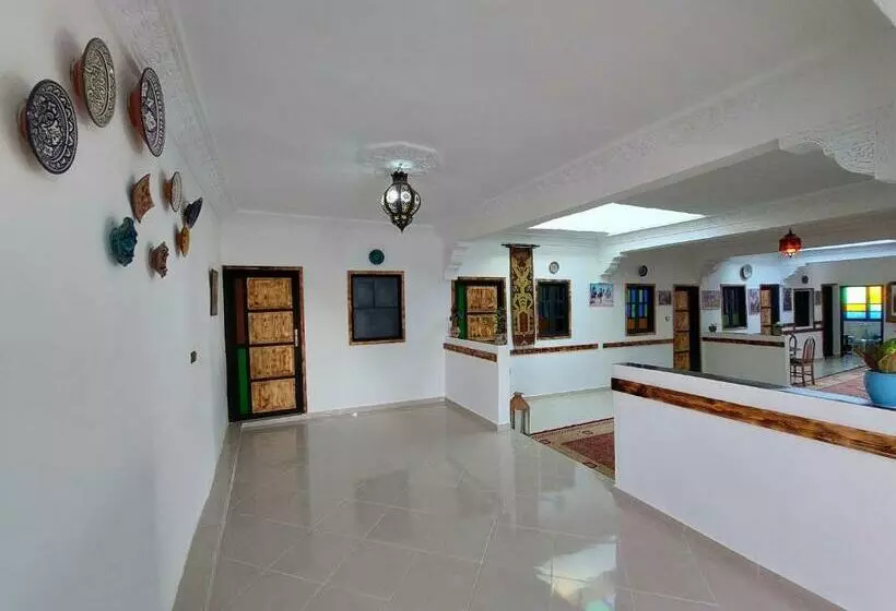 هاستل Orca Surf House