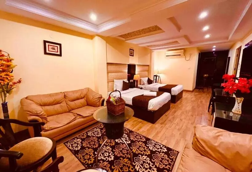 Hotelli The Reo Near Har Ke Pauri Road Haridwar