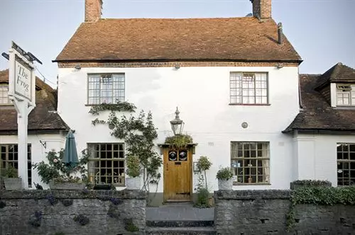 مبيت وإفطار The Frog At Skirmett