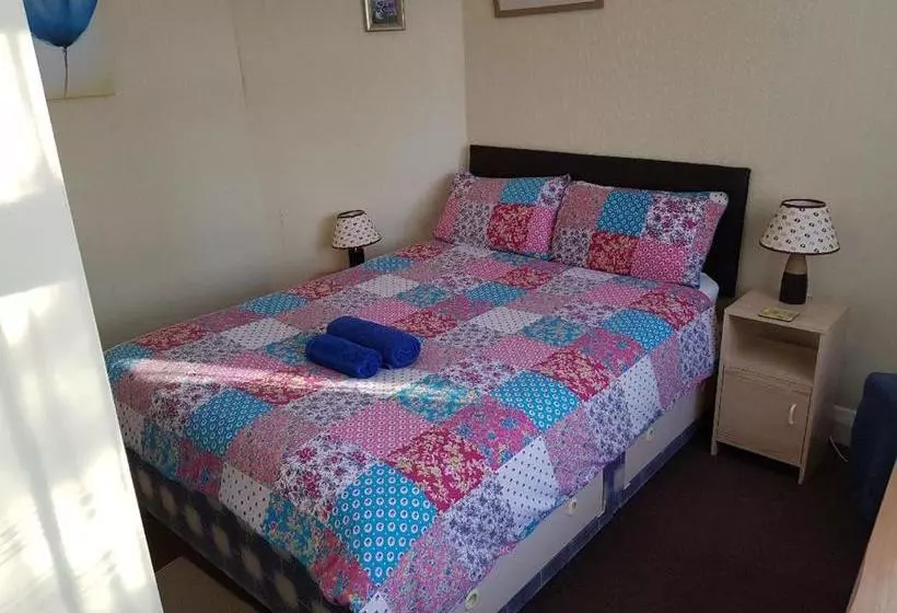 تختخواب و صبحانه Vs King William