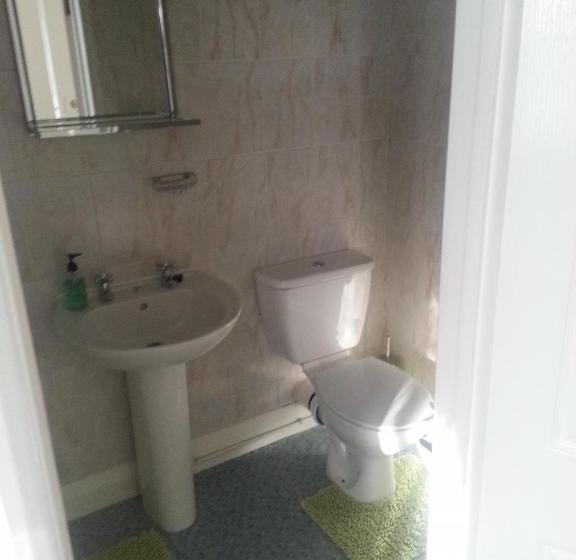 مبيت وإفطار Vs King William