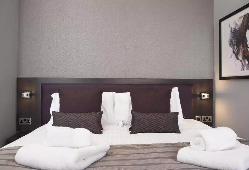 Duke Street Apartments By Epic