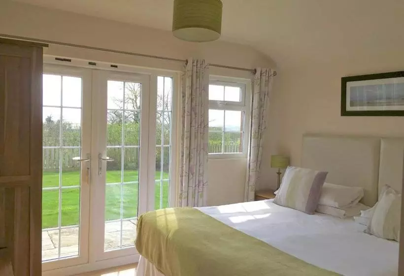 Chirk Cottage At Hill House Farm Cheshire