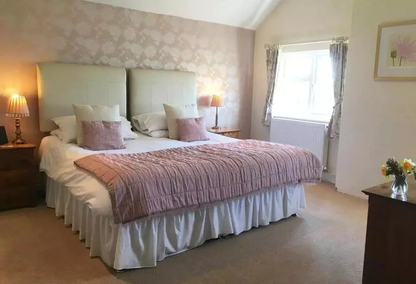 Chirk Cottage At Hill House Farm Cheshire