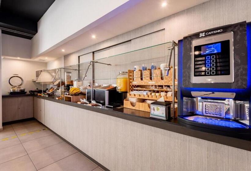 Отель City Express Junior By Marriott Villahermosa