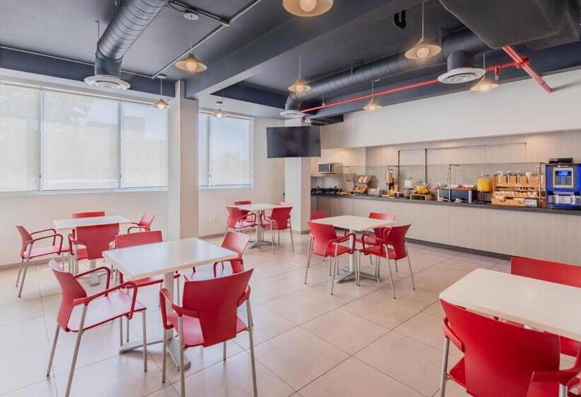 Отель City Express Junior By Marriott Villahermosa