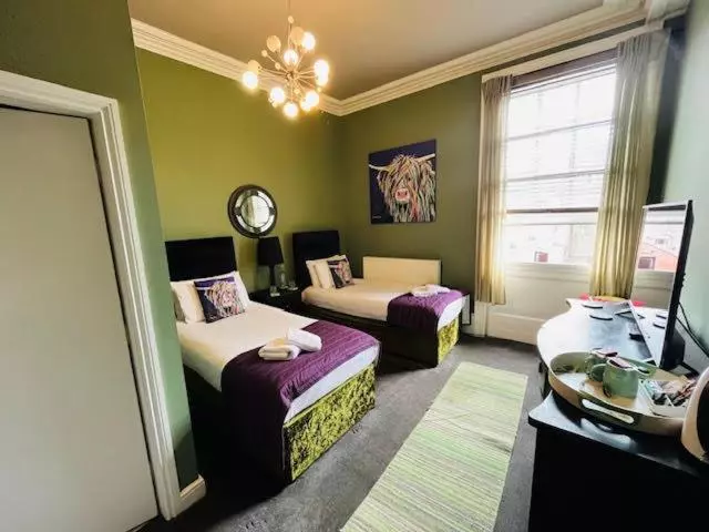 Hotelli Horn And Trumpet