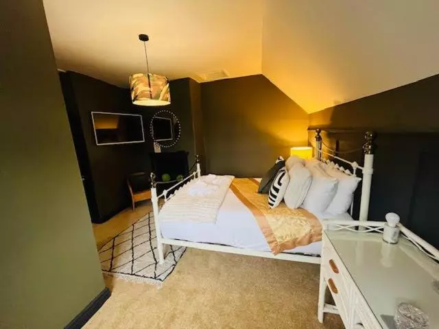 Hotelli Horn And Trumpet