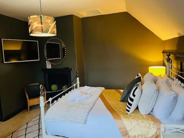 Hotelli Horn And Trumpet