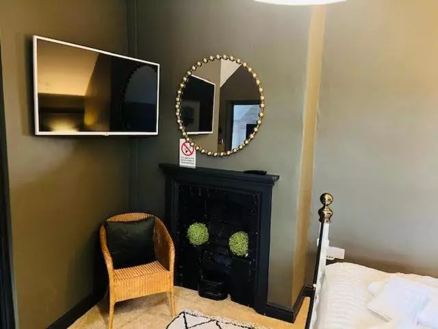 Hotelli Horn And Trumpet