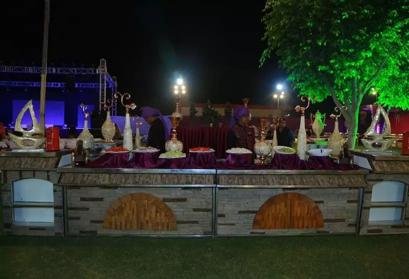 Hotelli Royal Celebration Inn
