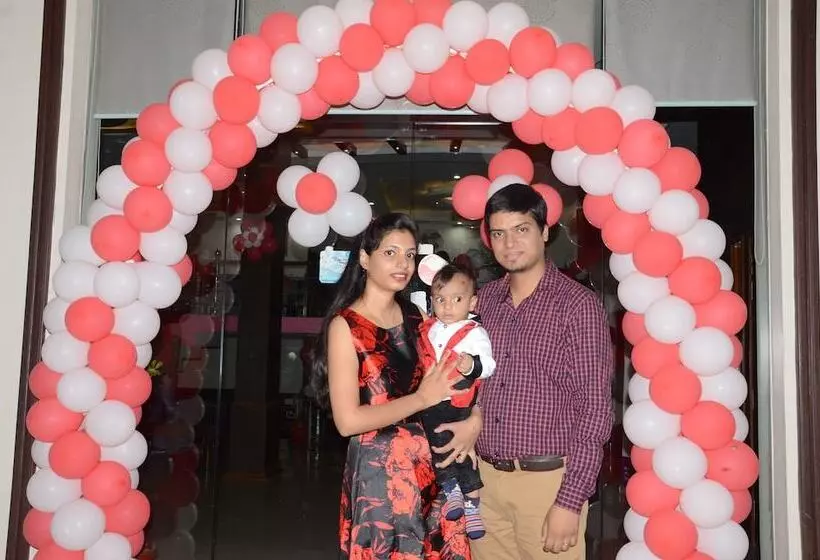 Hotelli Royal Celebration Inn