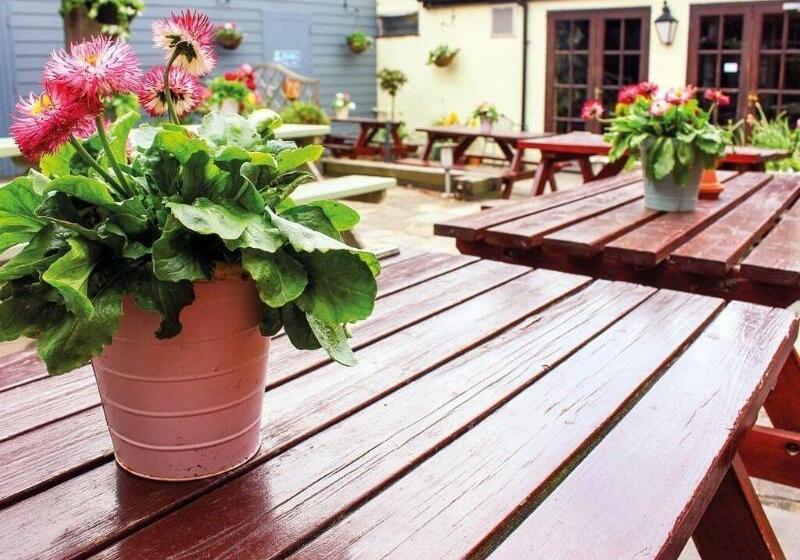 فندق The Bugle Coaching Inn