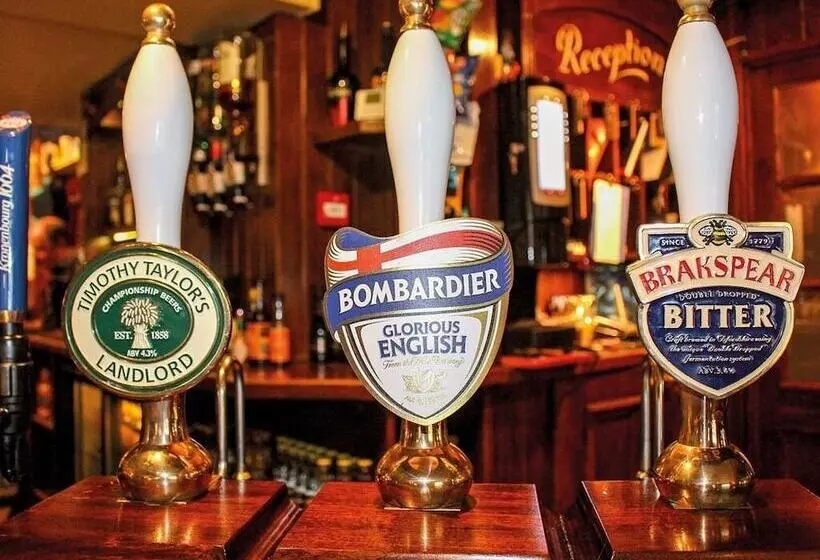 Отель The Bugle Coaching Inn