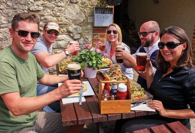 فندق The Bugle Coaching Inn