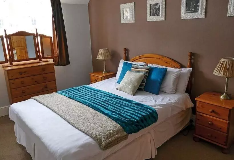 Отель The Bugle Coaching Inn