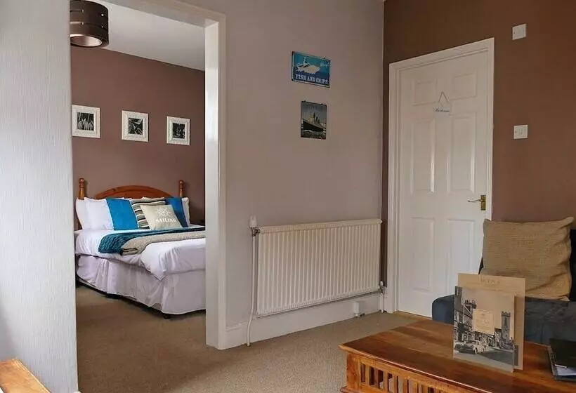 Отель The Bugle Coaching Inn