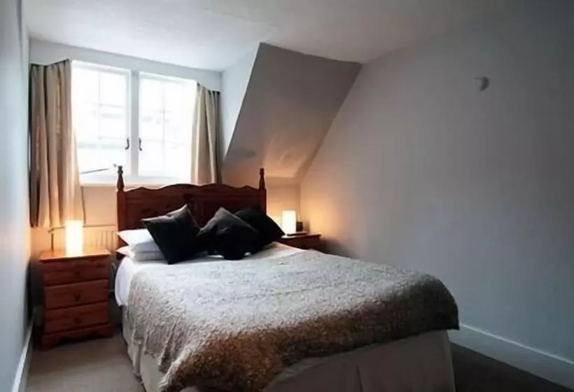 Отель The Bugle Coaching Inn