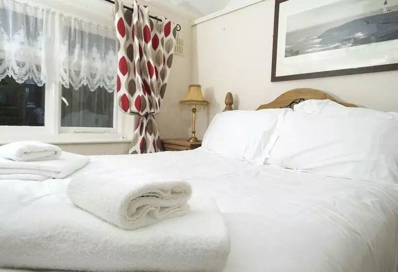 בית מלון כפרי The Endeavour