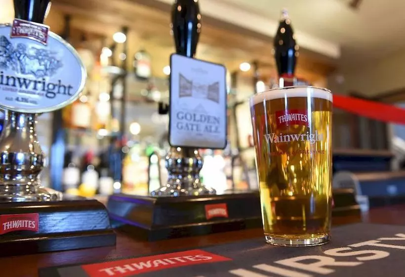 Отель The Gateway Inn